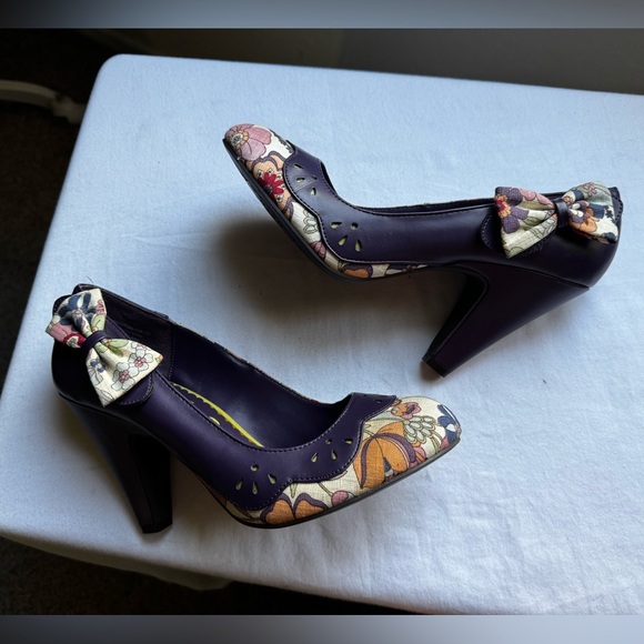 Y2K Rare Vintage Driving Miss Daisy Pumps by the brand Not Rated. Size 9 - Picture 3 of 7